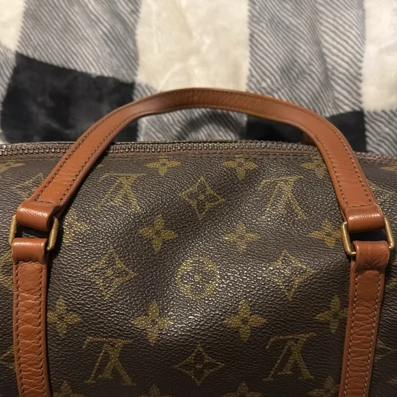 Authentic Louis Vuitton monogram Papillion 30 with pouch - Picture 14 of 16